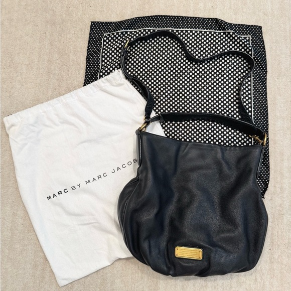 Marc by Marc Jacobs Navy Leather Shoulder Bag - Picture 1 of 7